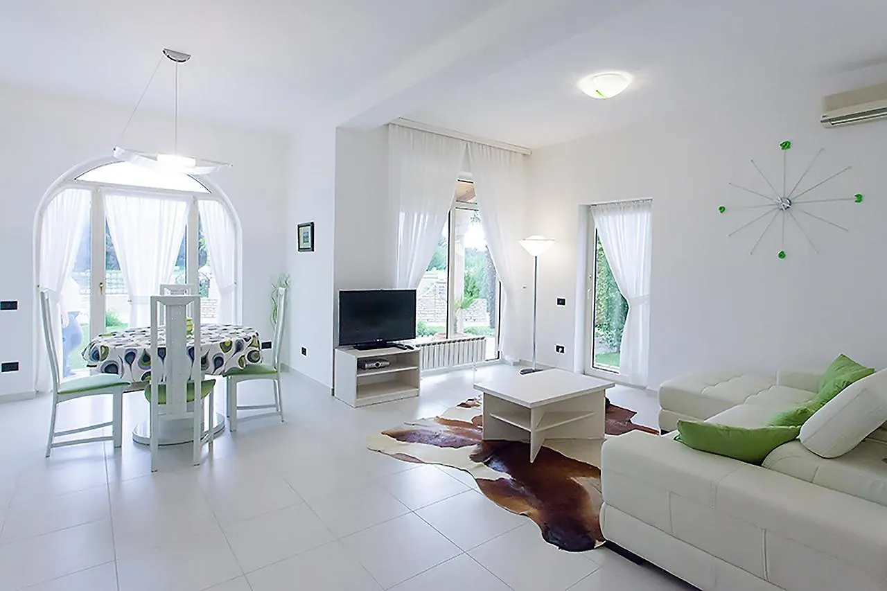 Villa Vizula Μεντουλίν